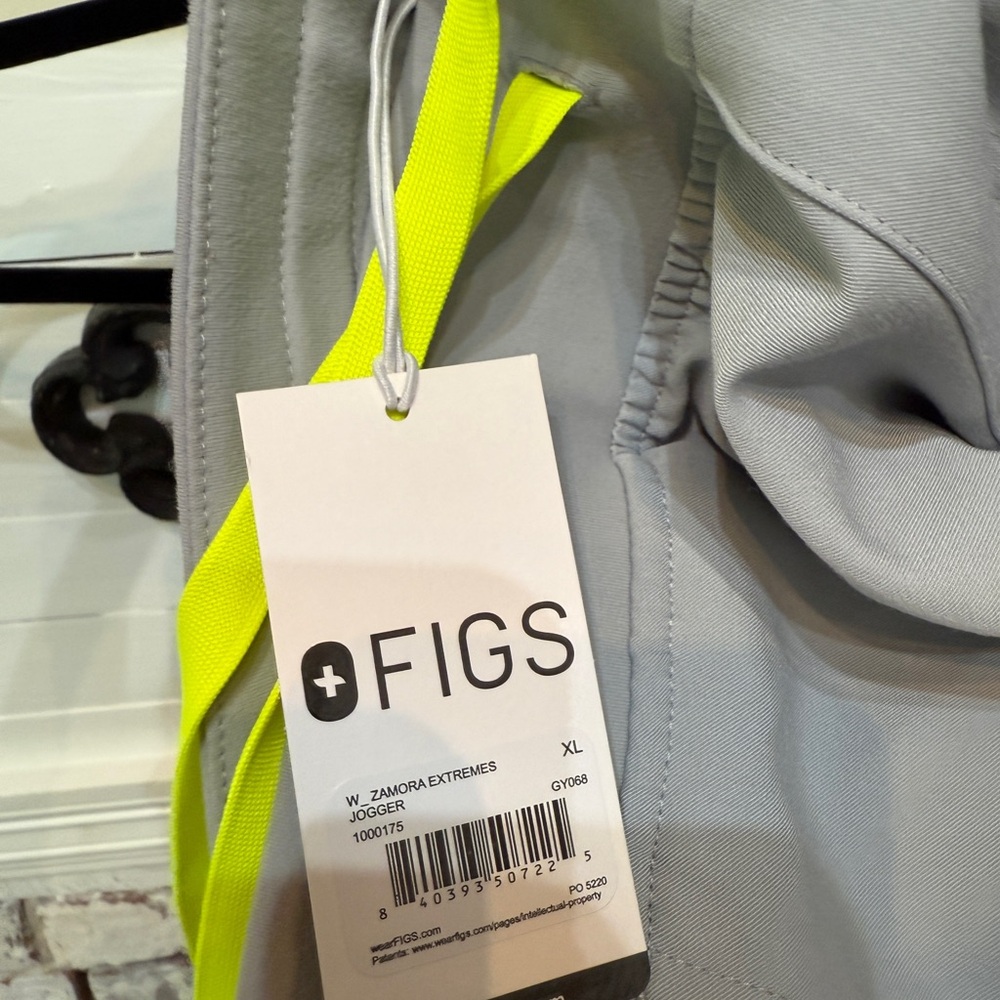 NWT: FIGS scrub set. Light gray.